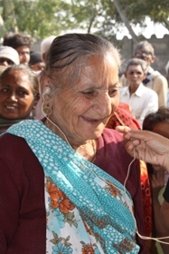 Listeningwiththehelpofhearingaids