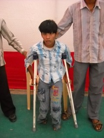 Disabledpersonwithcrutches