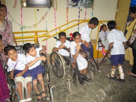 Disabledpersonwithcrutches