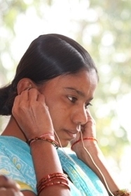 Listeningwiththehelpofhearingaids