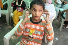 Listeningwiththehelpofhearingaids